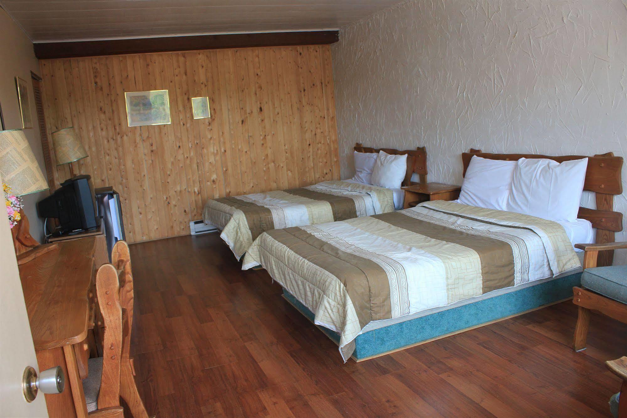 Motel Des Pays D'En Haut Val-David Exterior photo